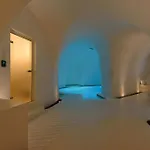 מלון Anastasis And *